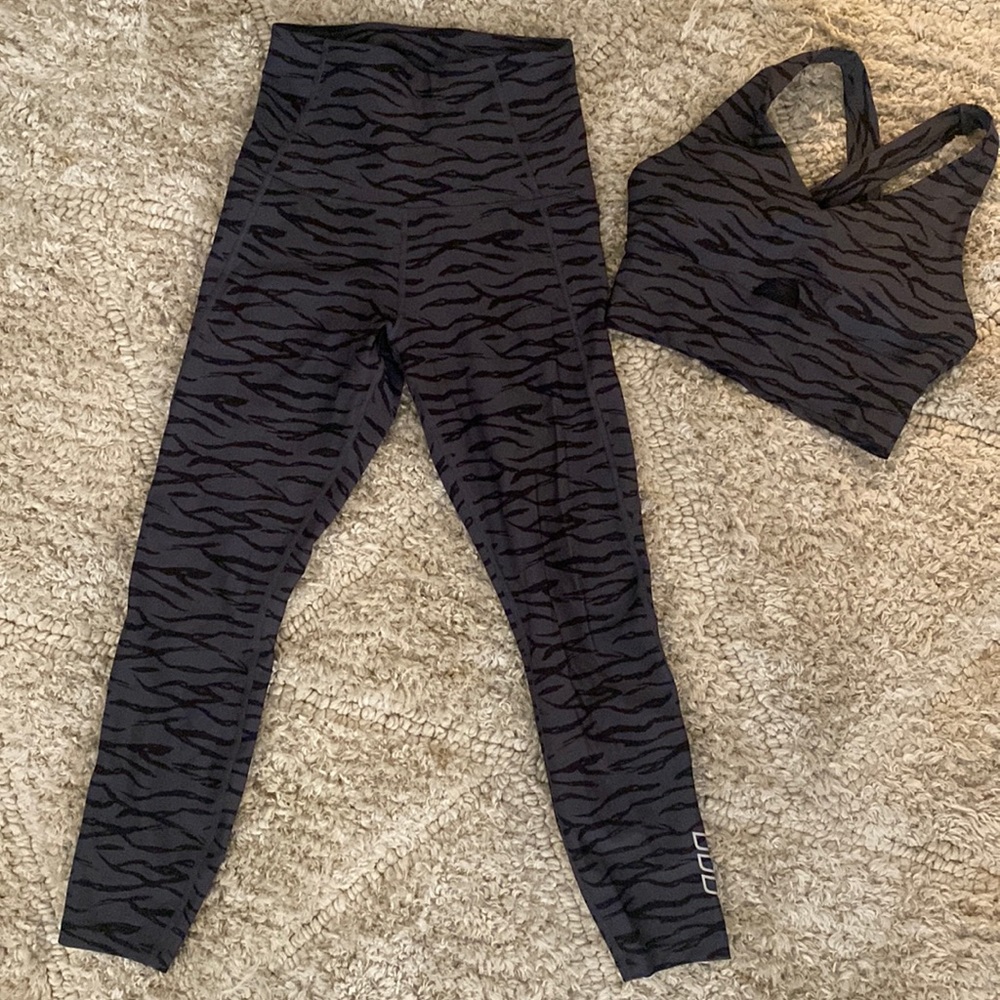 Lorna Jane sports bra/legging set